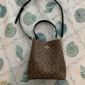 Coach Town Bucket Bag In Signature Canvas